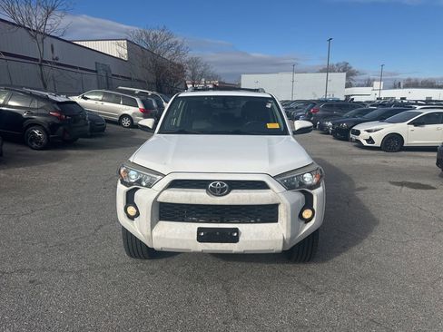 Used 2015 Toyota 4Runner SR5 image 2