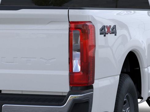 New 2026 Ford F250 XL w/ XL Chrome Package AWD/4WD image 44