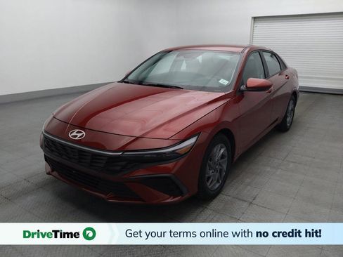 Used 2024 Hyundai Elantra SEL FWD image 1