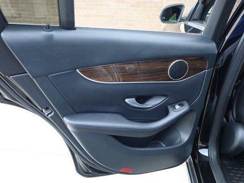 Used 2020 Mercedes-Benz GLC 300 4MATIC image 18