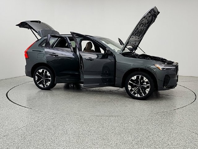 New 2027 Volvo XC60 B5 Plus AWD/4WD image 10