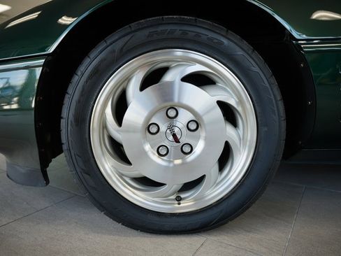 Used 1993 Chevrolet Corvette Convertible image 18