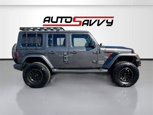 Used 2018 Jeep Wrangler Unlimited Sahara w/ Safety Group image 8