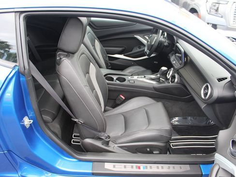 Used 2017 Chevrolet Camaro LT RWD image 22