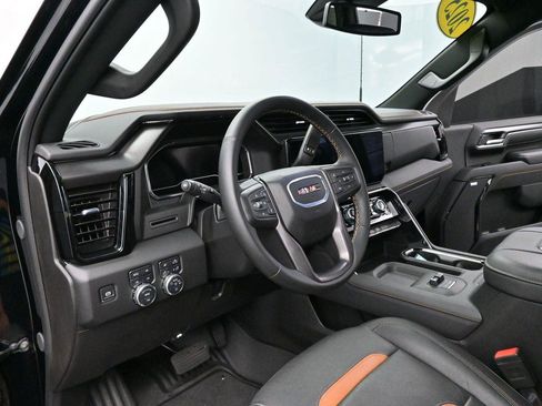 Used 2025 GMC Sierra 2500 AT4 AWD/4WD image 16