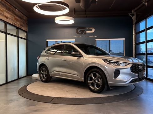 Used 2023 Ford Escape ST-Line image 1