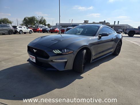 Used 2023 Ford Mustang Coupe image 4