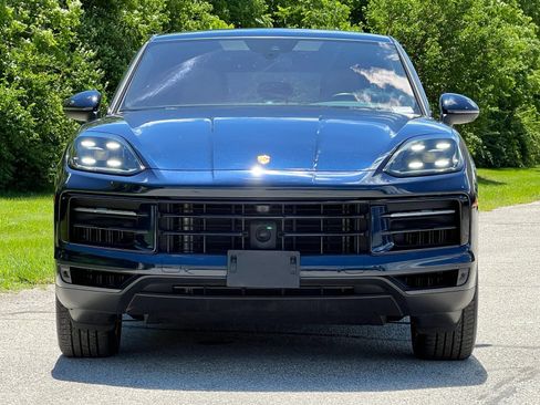 Certified 2024 Porsche Cayenne Coupe AWD/4WD image 7