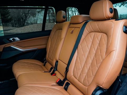 Used 2023 BMW X7 xDrive40i w/ M Sport Package image 18