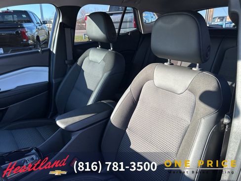 Used 2024 Chevrolet Trax LT w/ Driver Confidence Package image 18