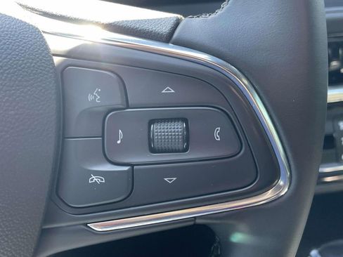 Used 2025 Buick Envista Sport Touring FWD image 24