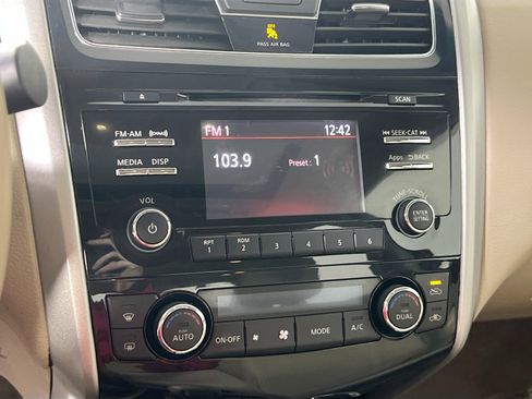 Used 2014 Nissan Altima 2.5 SV w/ Convenience Package image 14