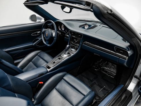 Used 2015 Porsche 911 Turbo S image 47