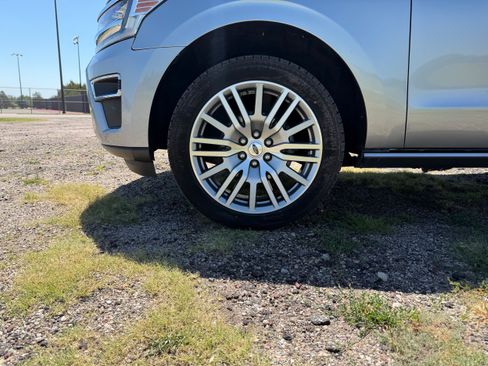 Used 2024 Ford Expedition Max Limited AWD/4WD image 16