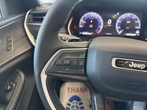 Used 2025 Jeep Grand Cherokee L Limited w/ Luxury Tech Group II image 41