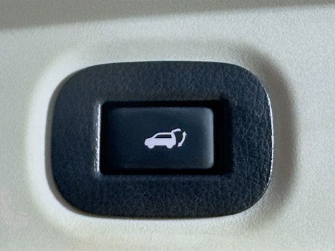 Used 2018 Nissan Rogue SV FWD image 31