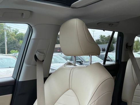 Used 2022 Toyota Highlander XLE image 25