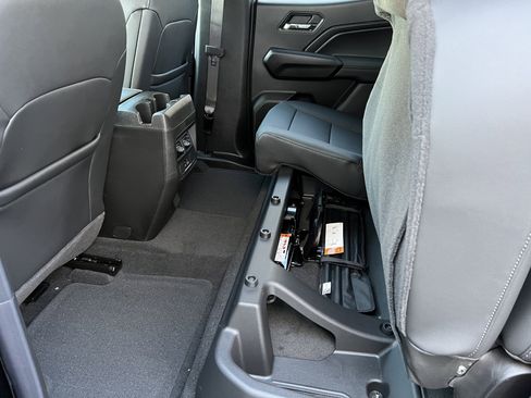 New 2026 GMC Canyon Elevation w/ Convenience Package image 16