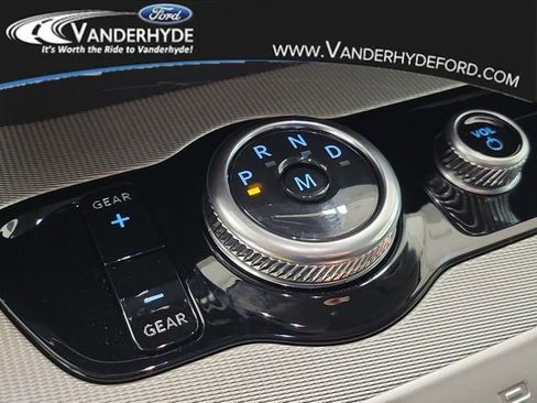 New 2025 Ford Expedition Active image 33