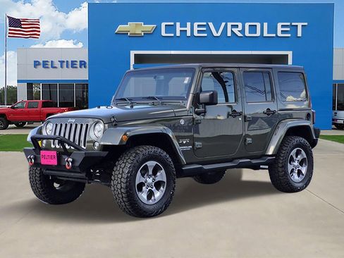 Used 2016 Jeep Wrangler Unlimited Sahara w/ Connectivity Group image 3