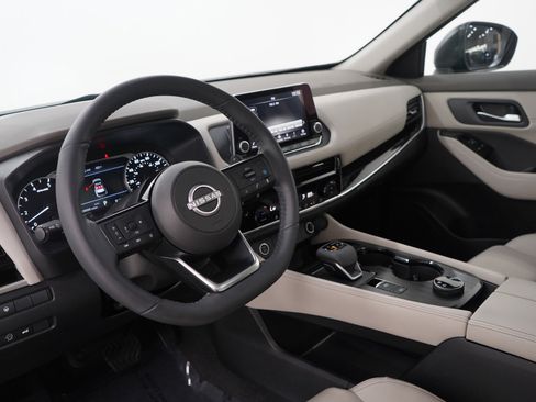 Used 2023 Nissan Rogue SL image 26