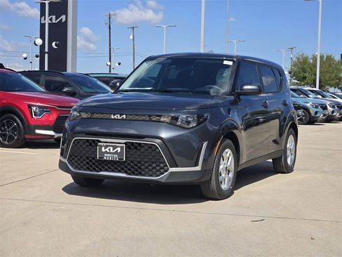 New 2025 Kia Soul S image 2