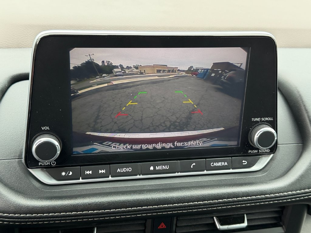 Used 2023 Nissan Rogue SV AWD/4WD image 22