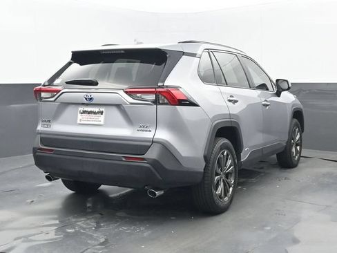 Used 2022 Toyota RAV4 XLE Premium AWD/4WD image 23
