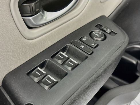 Certified 2025 Honda Pilot Touring image 18