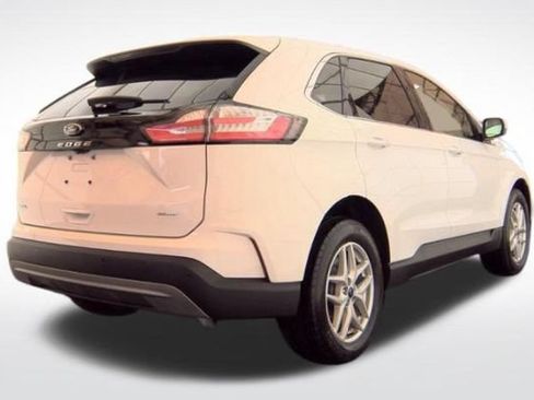 Used 2022 Ford Edge SEL w/ Convenience Package AWD/4WD image 2