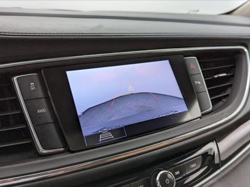 Used 2020 Buick Enclave Essence w/ Sound and Sites Package AWD/4WD image 28