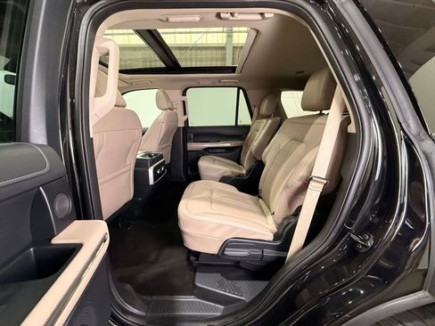 Used 2023 Ford Expedition Limited image 19