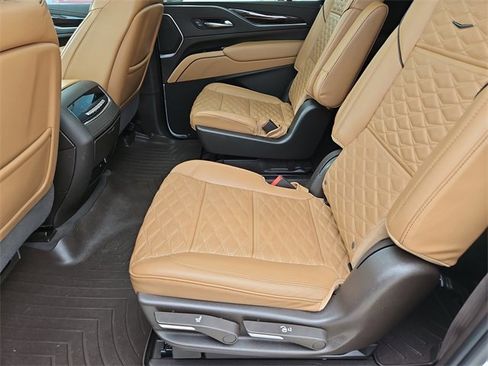 Used 2023 Cadillac Escalade ESV Premium Luxury image 21