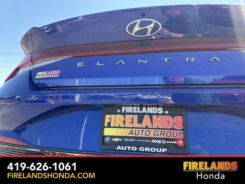 Used 2023 Hyundai Elantra Limited FWD image 40