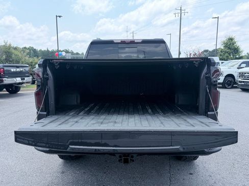 Used 2023 Chevrolet Silverado 1500 ZR2 w/ Technology Package AWD/4WD image 9