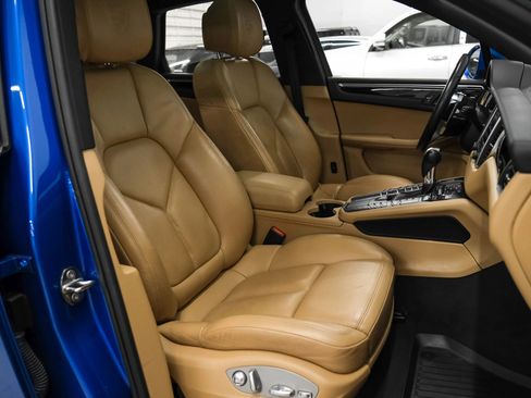 Used 2017 Porsche Macan image 31
