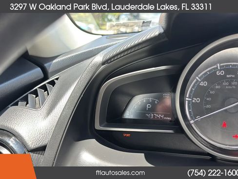 Used 2019 Toyota Yaris LE FWD image 60