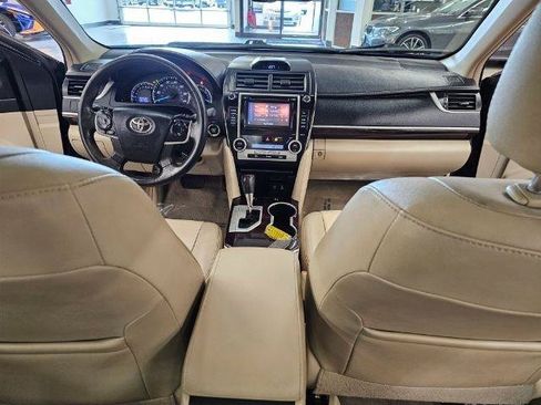 Used 2013 Toyota Camry XLE FWD image 10