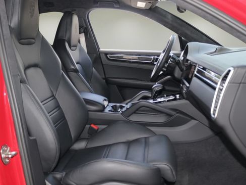 Used 2023 Porsche Cayenne GTS AWD/4WD image 17
