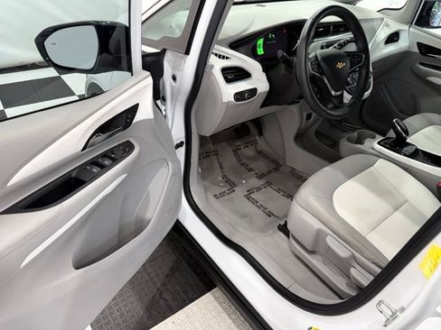 Used 2017 Chevrolet Bolt Premier w/ Driver Confidence II Package FWD image 27