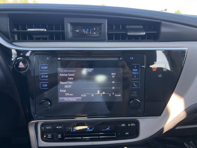 Used 2017 Toyota Corolla LE w/ Carpet Mat Package (TMS) FWD image 20