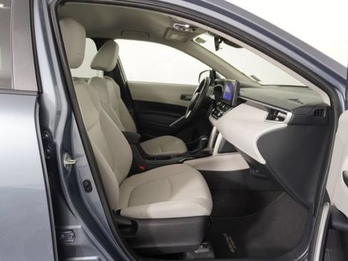 Used 2023 Toyota Corolla Cross LE FWD image 37
