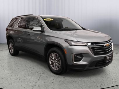 Used 2023 Chevrolet Traverse LT