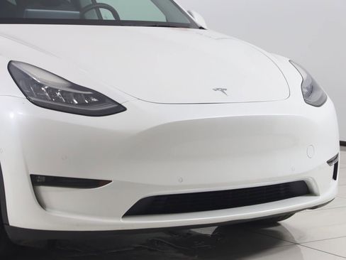 Used 2021 Tesla Model Y Long Range image 37