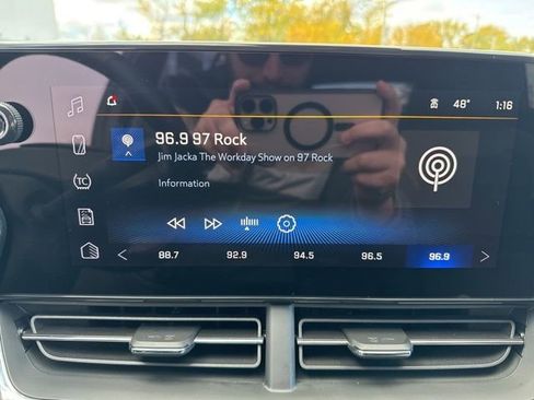 Used 2024 Chevrolet Trax ACTIV w/ Sunroof Package image 15