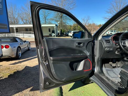 Used 2020 Jeep Compass Trailhawk image 13