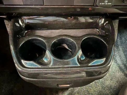 Used 2017 Chevrolet Express 2500 image 25