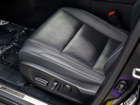 Used 2022 Lexus RX 350L Premium w/ Premium Package image 15