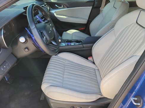 Used 2025 Genesis G70 2.5T w/ Sport Prestige Package image 3