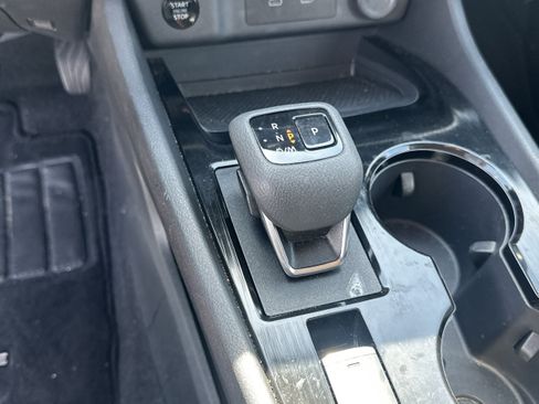 Used 2025 Nissan Rogue SV FWD image 29